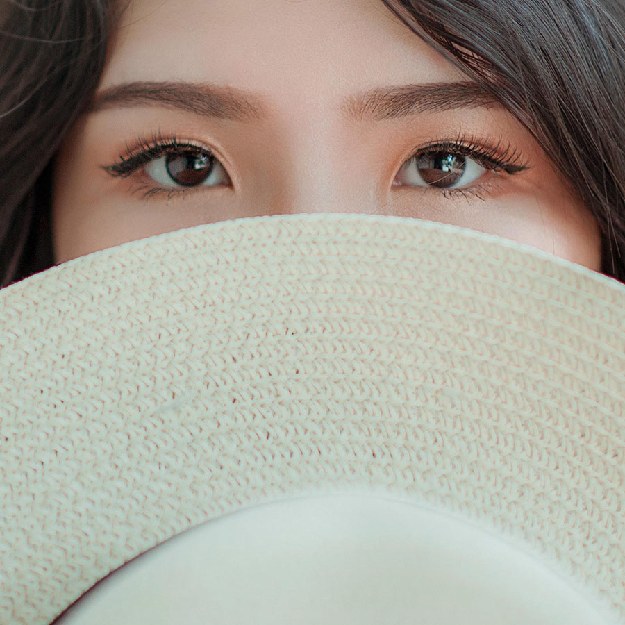 Why Your Eyes May Be Uneven and How You Can Fix It (female model)