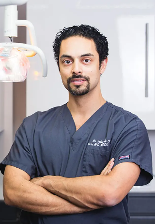 Choose Surgeon: Dr De Silva