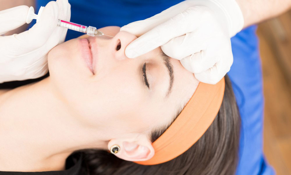 Dr. Julian de Silva is one of the best rhinoplasty surgeons in London.